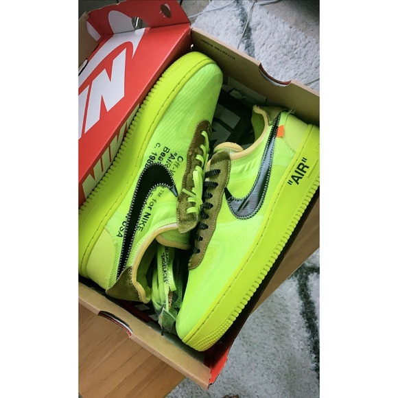 cleaning off white air force 1